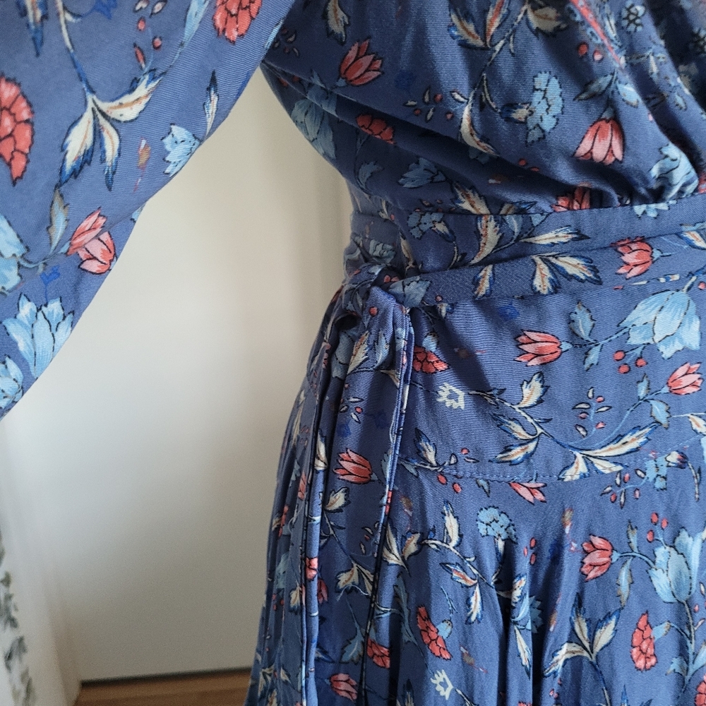 The Clothing Company Blue Floral Long Sleeve Mini Wrap Dress Sz Large - Picture 5 of 13